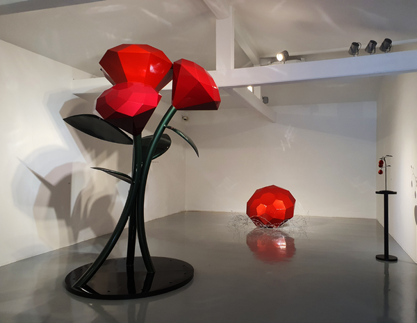 김리현, DAYDREAM 1600x1600x3000mm 스테인리스스틸, 메탈릭도장, 2020