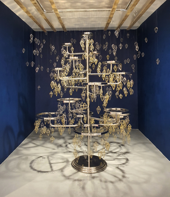 김리현, forbidden fruit 가변설치 스테인리스스틸 메탈릭도장, 2020