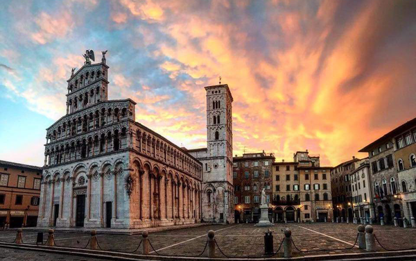 카탈라니와 푸치니의 고향 루카의 산 미켈레 성당