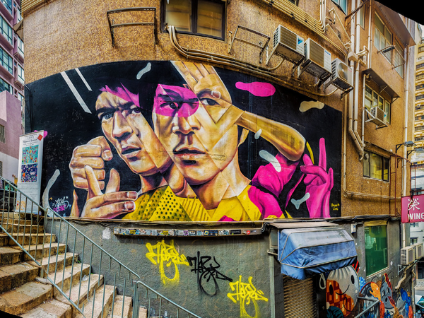 한국아티스트 제바의 그래피티 작품. 탱크레인에 있음. / 출처 : https://www.flickr.com