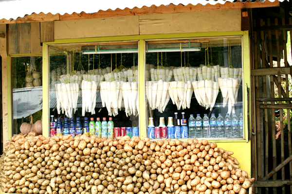 짜다스 빵에란 부근의 뻐염 가게