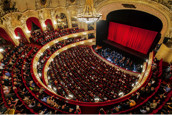 베를린코미쉐오퍼 객석 Gunnar Geller