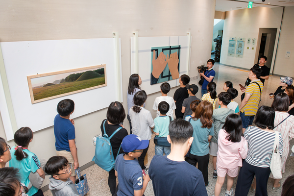 1층 전시도슨트