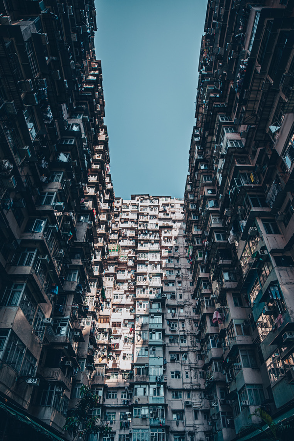 몬스터빌딩, Photo by Tina Vanhove