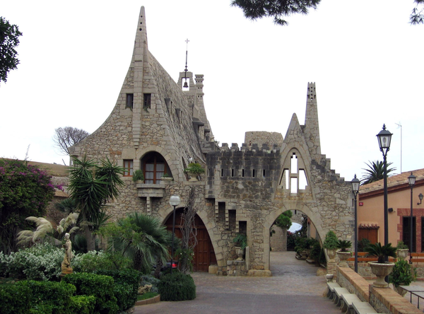 Bodegas Güell_Antoni Gaudi