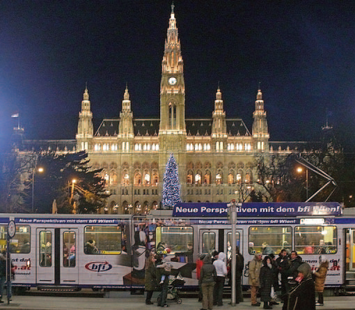 링슈트라쎄 너머로 보이는 시청사