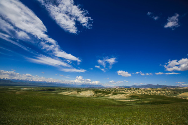 뚜즈꼴에서 바라본 천산산맥