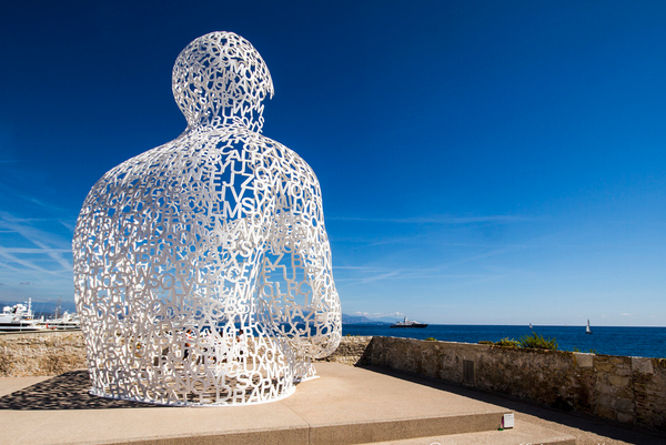 피카소 미술관 앞 하우메플렌자의 노마드