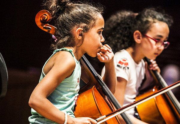 Los niños de las orquestas Demos de Francia y Jóvenes de Colombia Foto: Ava du Parc