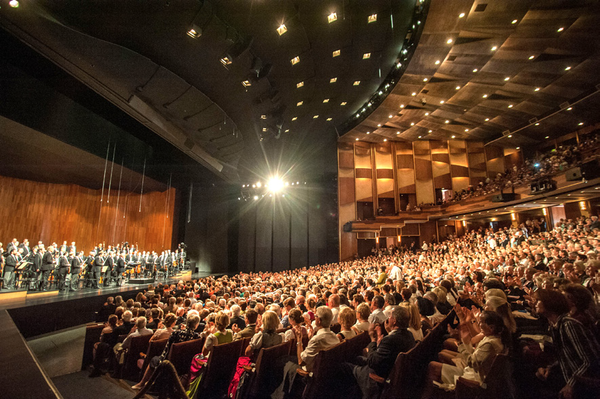 페스티벌 대극장 내부