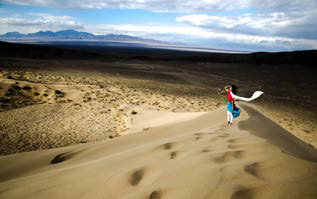 노래하는 사막(Singing Barkhan)