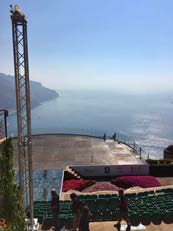 수많은 저명 음악 예술인들이 거쳐간빌라 루폴로 내부 야외 콘서트장