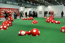 Yayoi Kusama, The Armory Show Installation view,Photograph by Shinjeung Jang