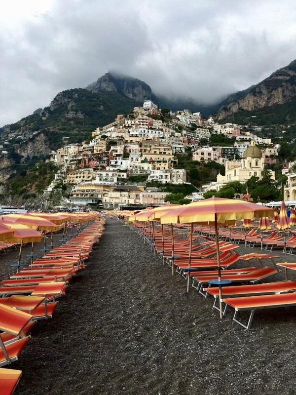 포지타노 마을 해변가