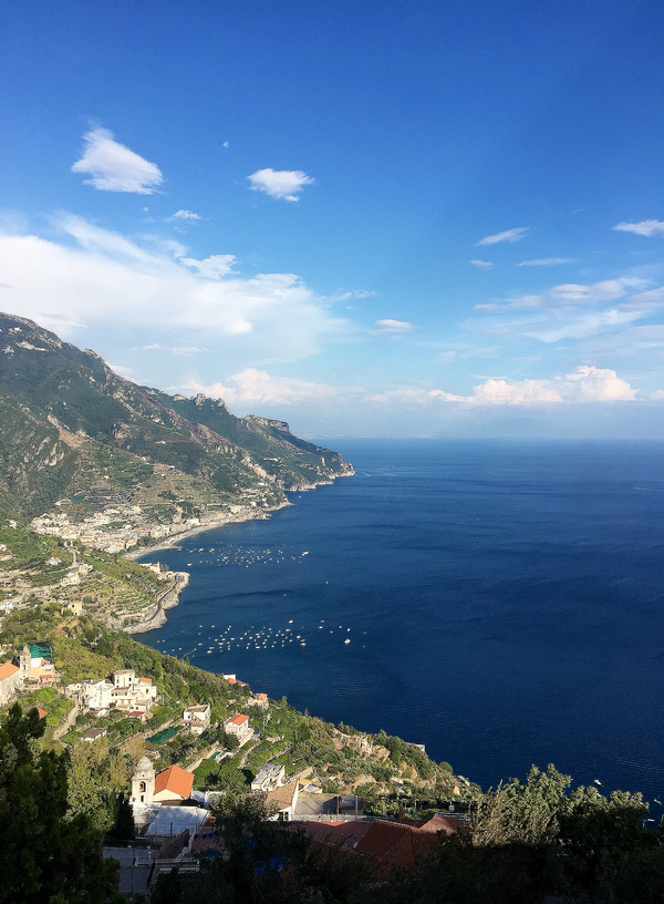 라벨로(Ravello) 절벽 마을에서 내려다 보는 아말피 해안