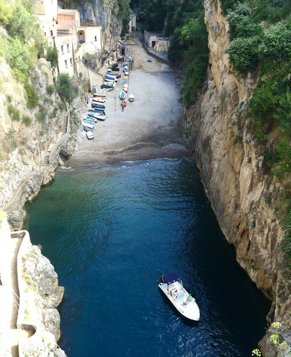 특이 지형 후로레(Furore) 지역