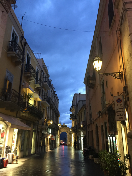 코르소 움베르또 거리