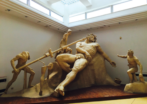 티베리오 동굴에서발견된 율리시스 대리석상