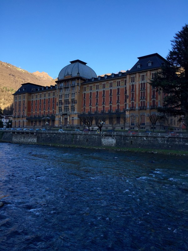 브렘보강과 일 그란데 호텔