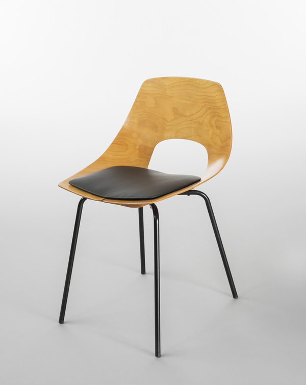 Chaise Tonneau, Pierre Guariche, Edition Steiner - 1951/1952Courtesy Galerie Pascal Cuisinier