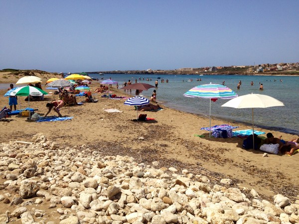 카포파세로 섬 해변가