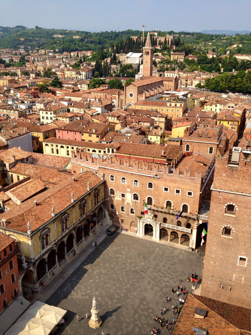 ​람베르티 탑 전망대에서 바라다 본 베로나 구시가지 풍경​