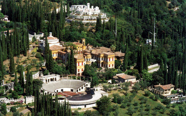 빅토리알레 전경 Vittoriale dei Italiani