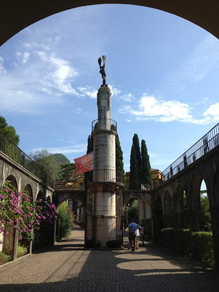 빅토리알레 빌라 입구