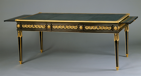 © Bureau à la grecque