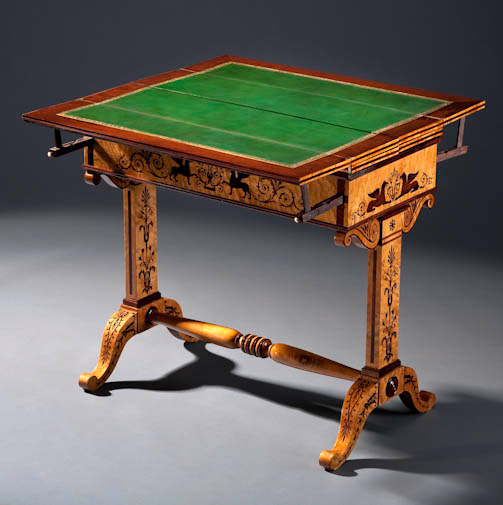 CHARLES X FOLDING TABLE, LESAGE MARK 접이식 테이블, 르자쥬 마크length : 81 cm, width : 55.5 cm, height : 74.5 cm© LE COUVENT DES URSULINES