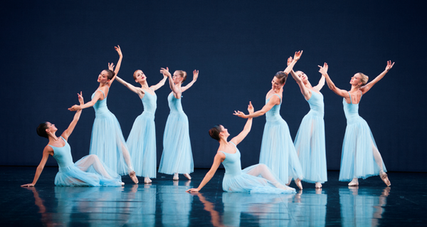 세레나데(Sérénadé) © Sébastien Mathé / Opéra national de Paris