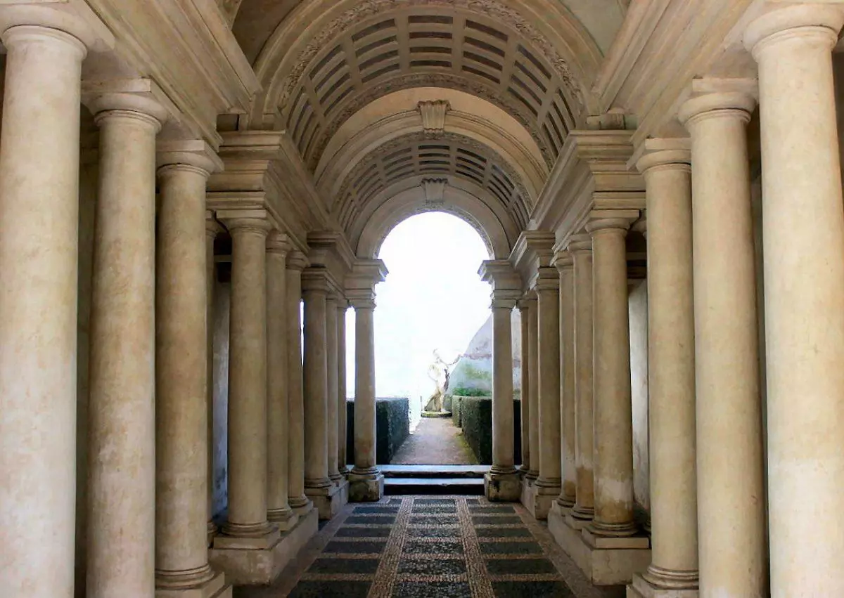 borromini-perspective-rome-palazzo-spada