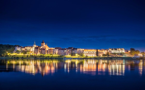 The complex of Gothic granaries is a unique icon for the city of Grudziądz.Photo: Mariusz Nasieniewski