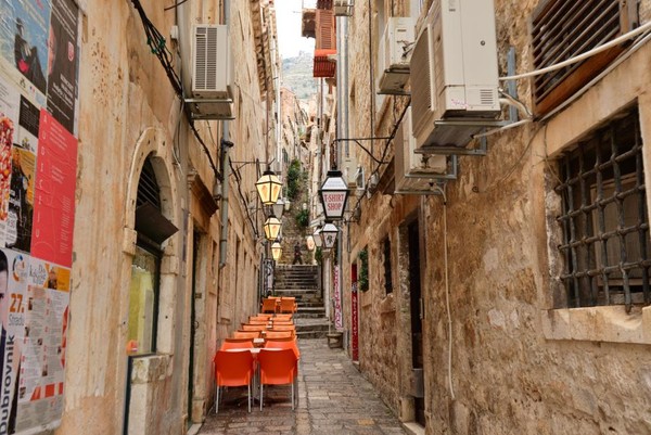 Dubrovnik alley