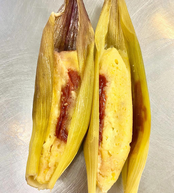 구아바로 속을 채운 옥수수 음식