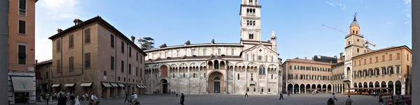 A view of Piazza Grande – Modena Italy