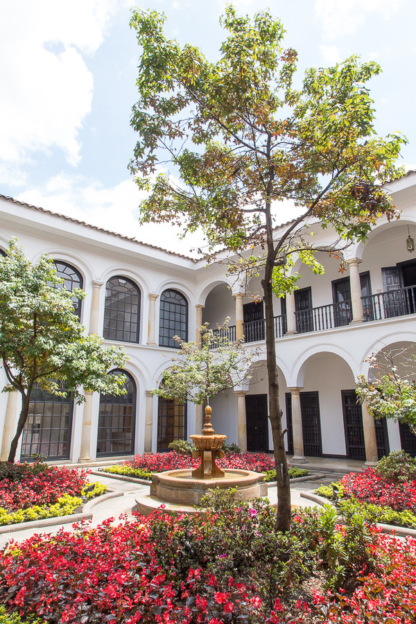 보테로 미술관 내부에 위치한 아기자기한 가든_사진제공_ Sebastian Sanint  www.ssanint.com Sebastian Sanint  www.ssanint.com