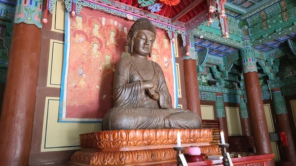 철조비로자나불