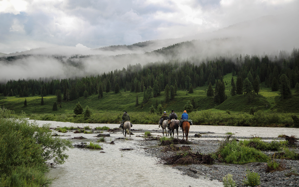 벨루하산 말 트레킹