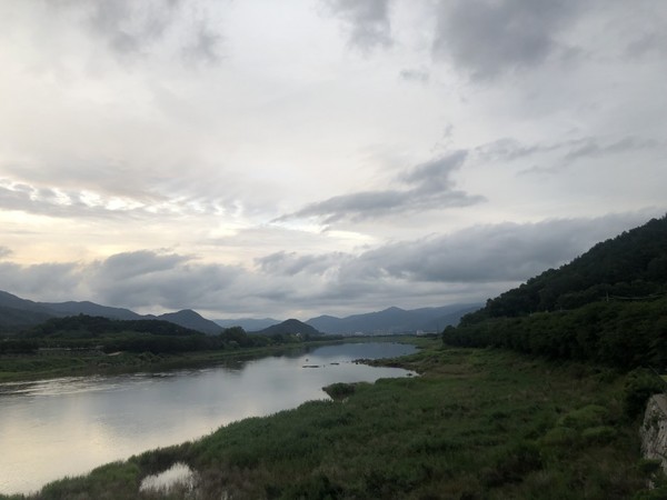 화엄사 가까이 섬진강