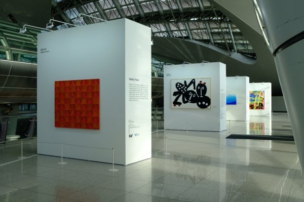 ‘We Connect Art & Future, KIAF and Incheon Airport’ 전시장 전경 [한국화랑협회 제공]​