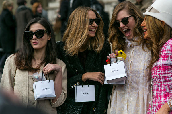 보그의 에디터들_샤넬 파리