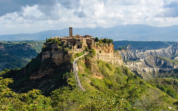 Civita di Bagnoregio-Lazio-Italia photo by catherine-kerr