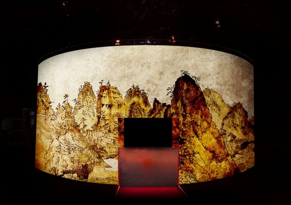 홍운탁월 – 구름을 드러내 달을 받치다 : 주체를 더욱 또렷하게 드러낸다.