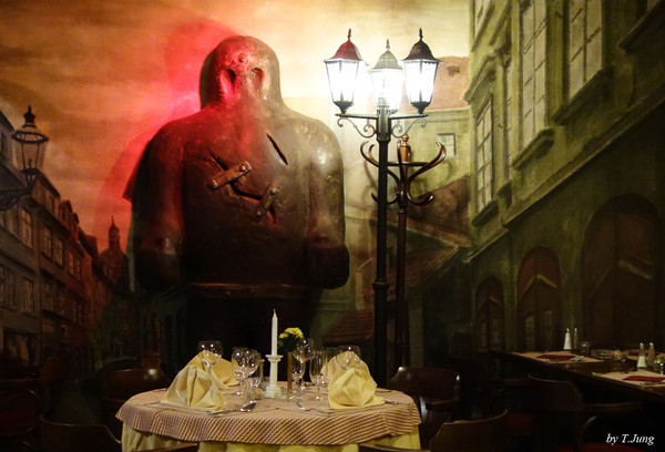 유대인 지역 레스토랑에 장식된 골렘 형상