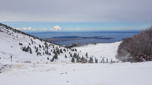 Snijeg Velebit zavizan