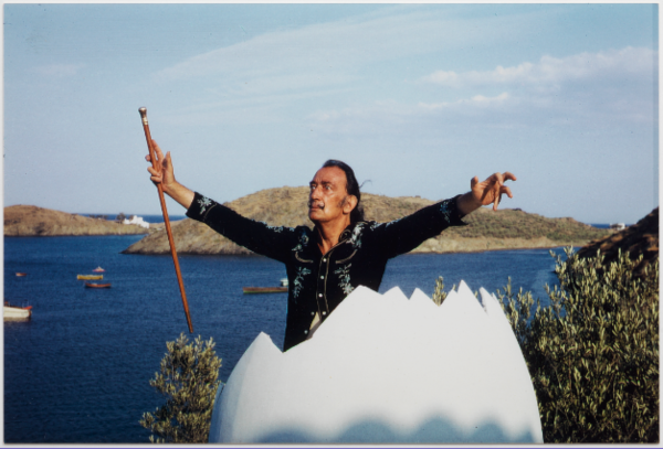 Photo ©Gérard Thomas d’Hoste / Fundació Gala-Salvador Dalí, Figueres, 2021Image Rights of Salvador Dalí reserved. Fundació Gala-Salvador Dalí, Figueres, 2021