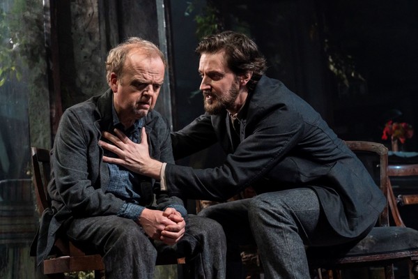 엉클 바냐_TobyJones Richard Armitage_photo(Johan Persson)