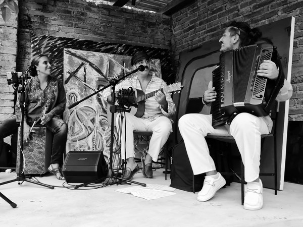 Marco Lo Russo y La Boquita live in galleria artistica