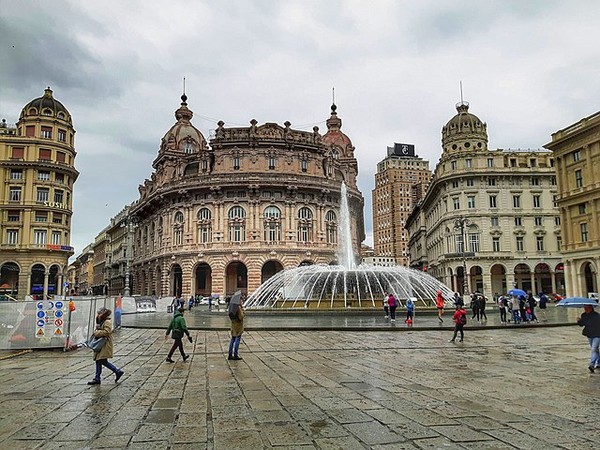 Piazza_De_Ferrari_-_Genova